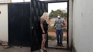 NÃO RESISTI E TIREI A MÁSCARA PARA CHUPAR A ROLA DELE -  lipe louco