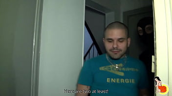 Linda and her big tits arab girlfriend Anissa having an orgy with 4 men!