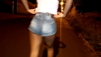 minha priminha sozinha  na rua vindo do bailao aproveitei da gostosa insta dela @tropicalbrazil.oficial