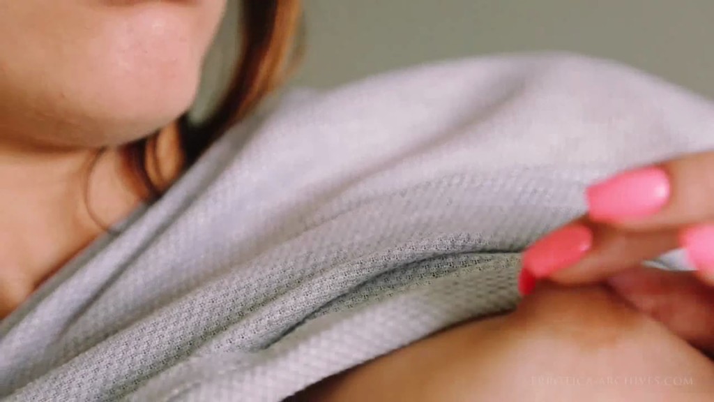 Errotica-Archives - Eos Kiss Me On The Lips