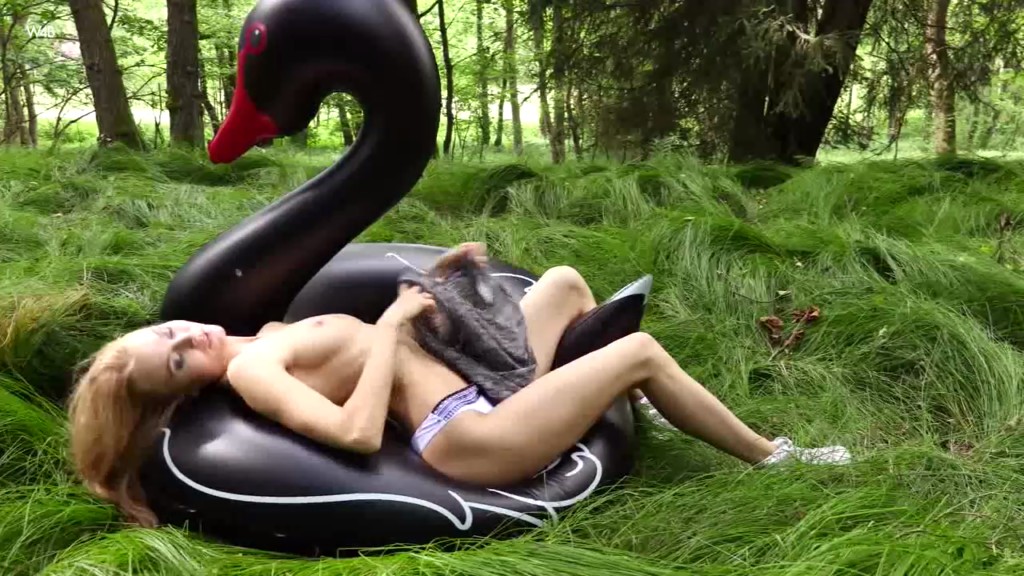 Watch4Beauty - Nancy A Black Swan