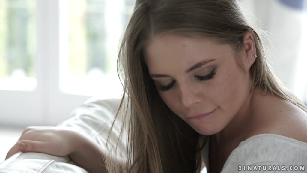 21Naturals - Love Me Love My Feet -  Alessandra Jane