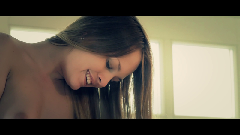 XPORN - Come Inside From The Cold (Leila)