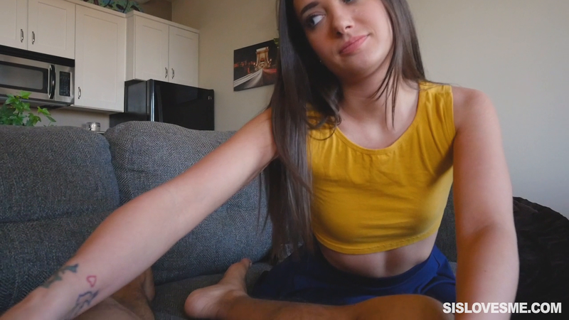 SisLovesMe - Gia Paige