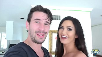 Kendall Karson une bombe atomique américaine baisée par tous les trous
